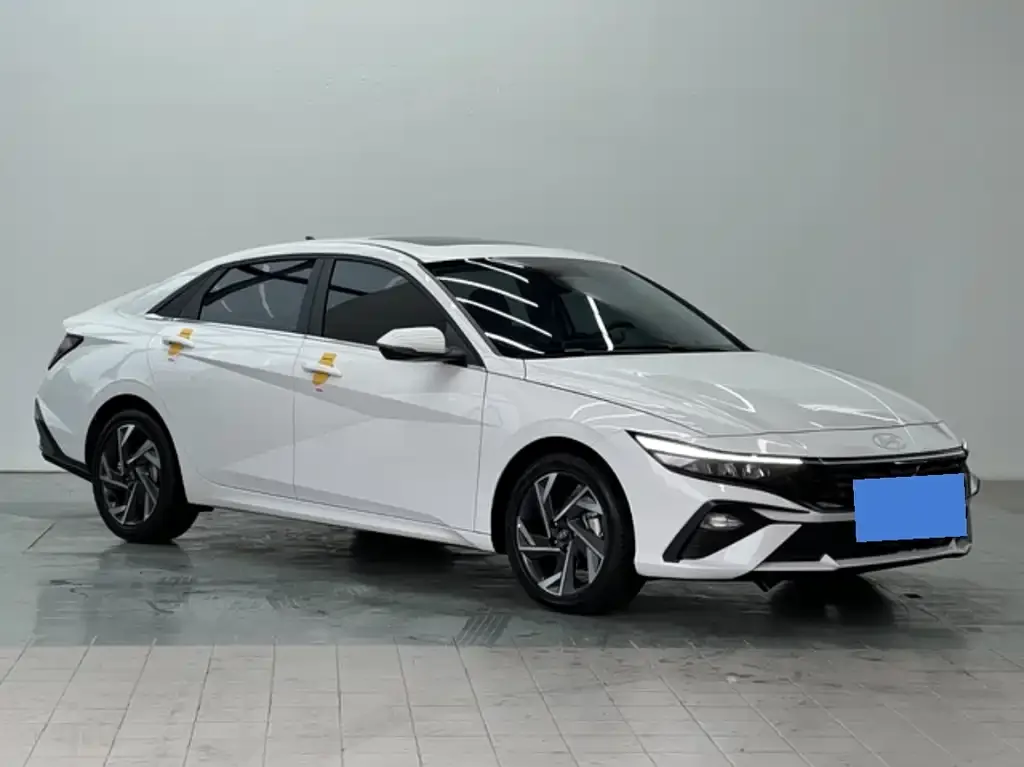 Hyundai Elantra — фото 9