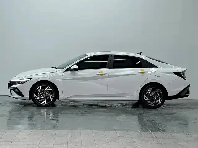Hyundai Elantra — фото 6