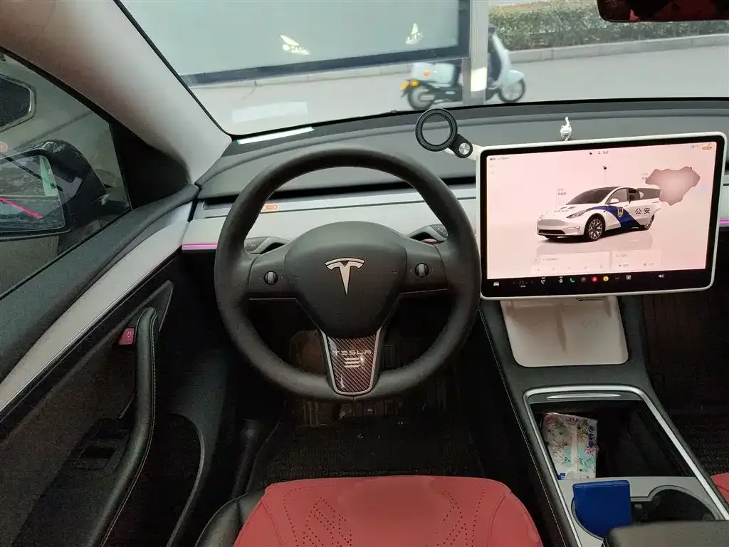 Tesla Model Y — фото 4
