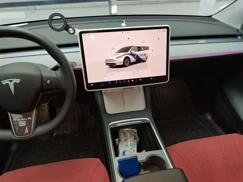 Tesla Model Y — фото 5