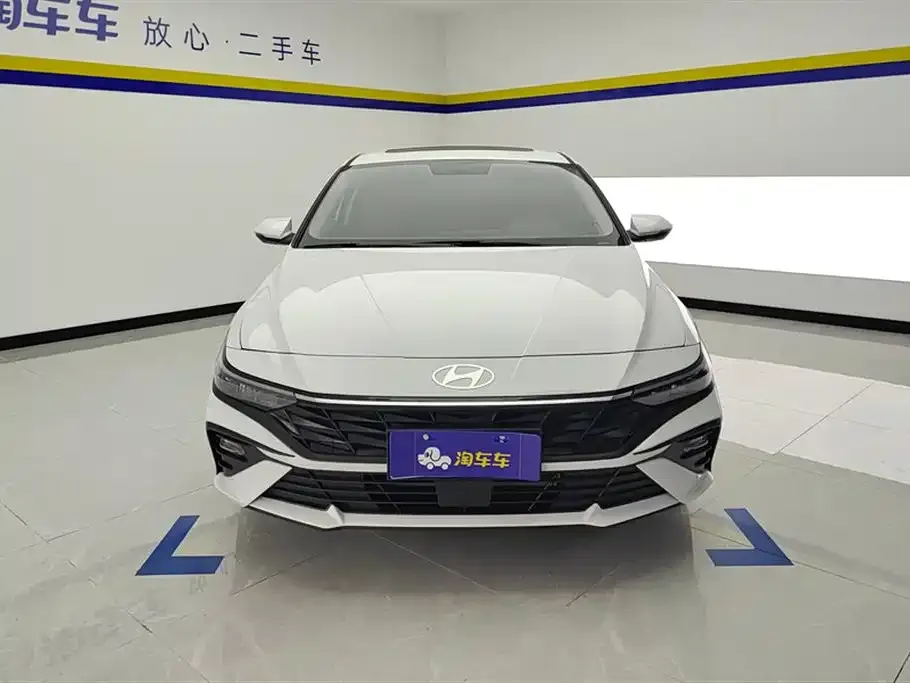 Hyundai Elantra — фото 9