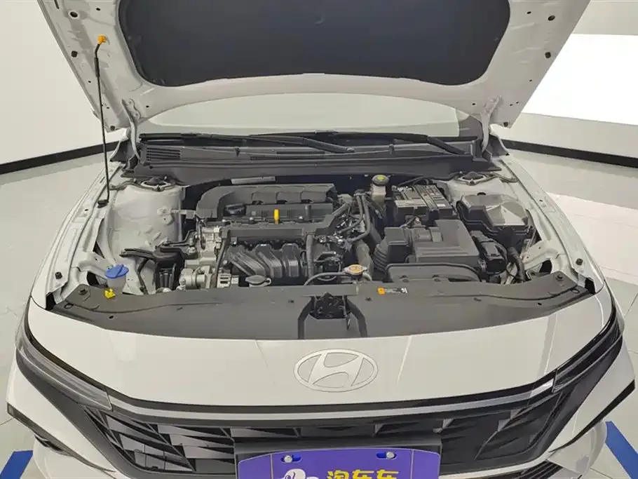 Hyundai Elantra — фото 10