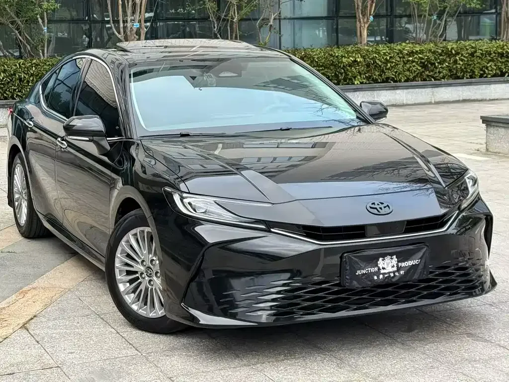 Toyota Camry — фото 7