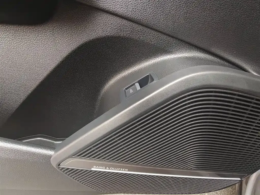 Audi SQ5 2023 из CN, фото 8