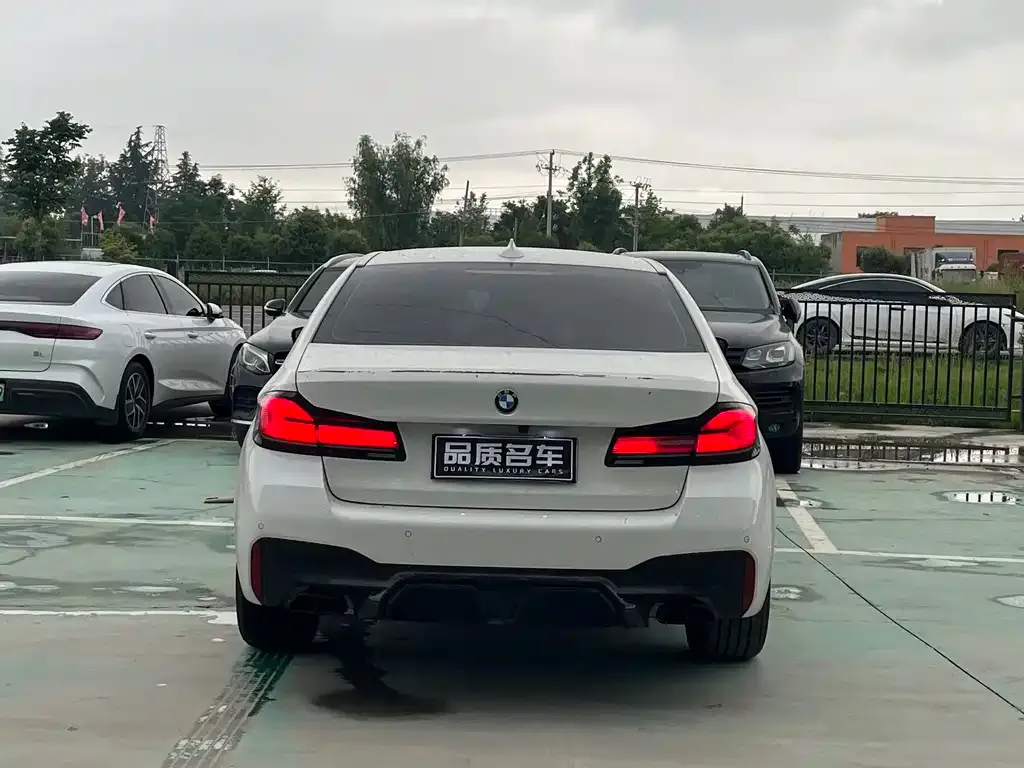 BMW 5 Series — фото 5