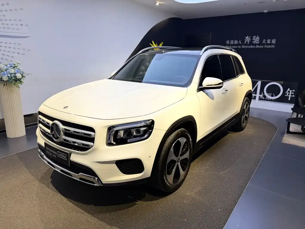 Mercedes-Benz GLB — фото 1