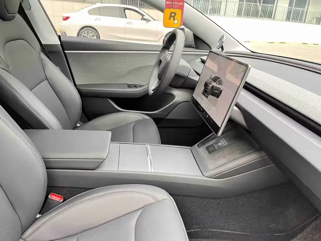 Tesla Model 3 — фото 2