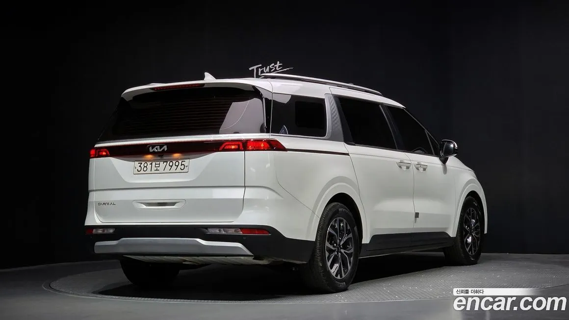 Kia Carnival — фото 3