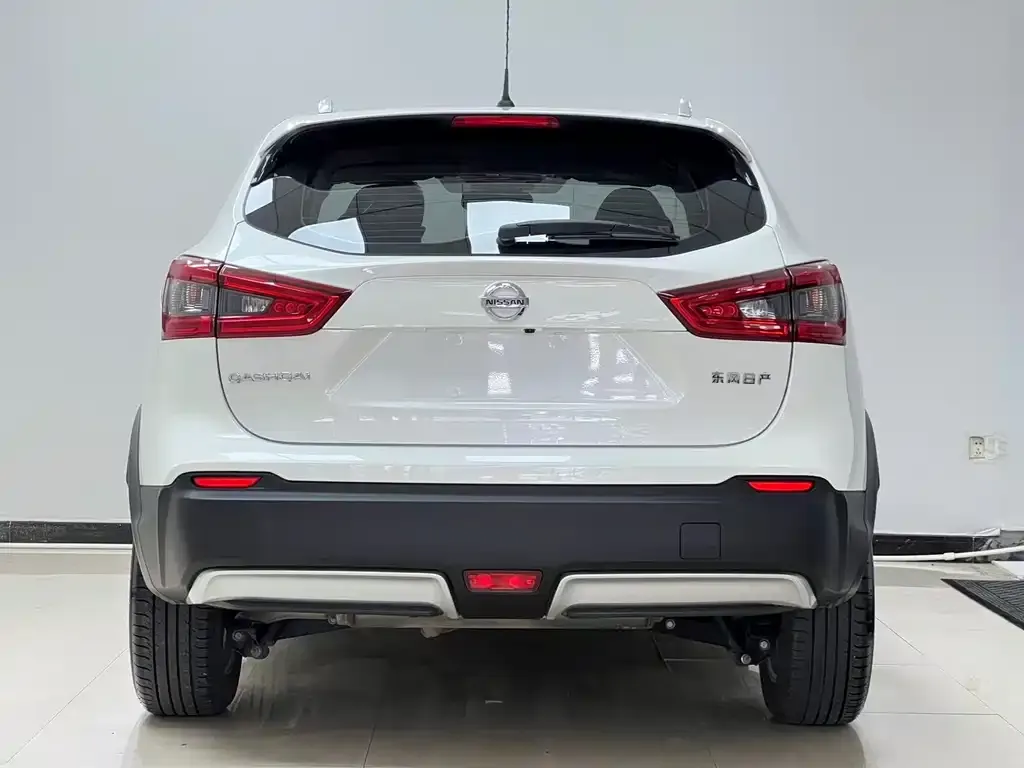 Nissan Qashqai — фото 7