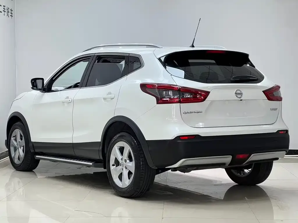 Nissan Qashqai — фото 9