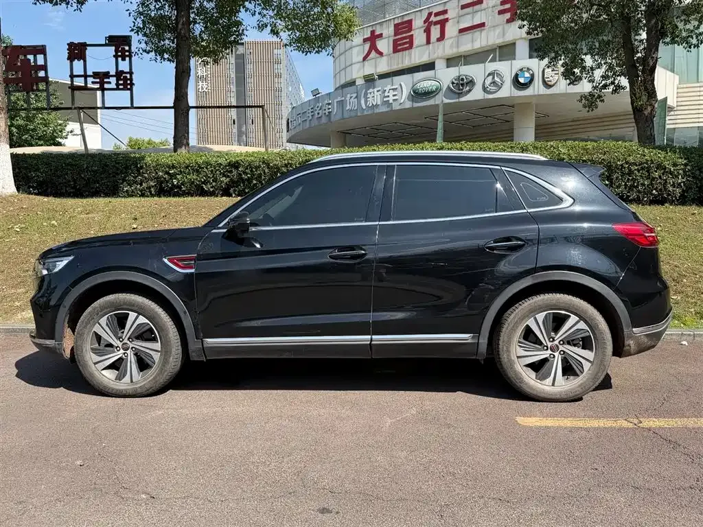 Hongqi HS5 — фото 10