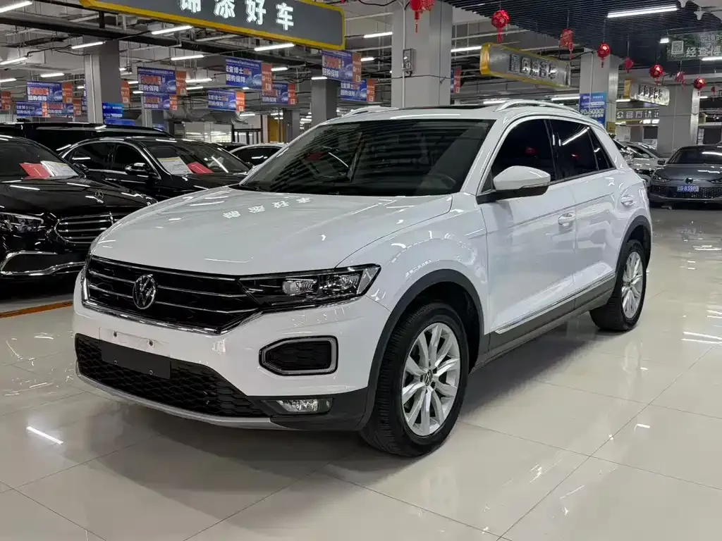 Volkswagen T-Roc — фото 1