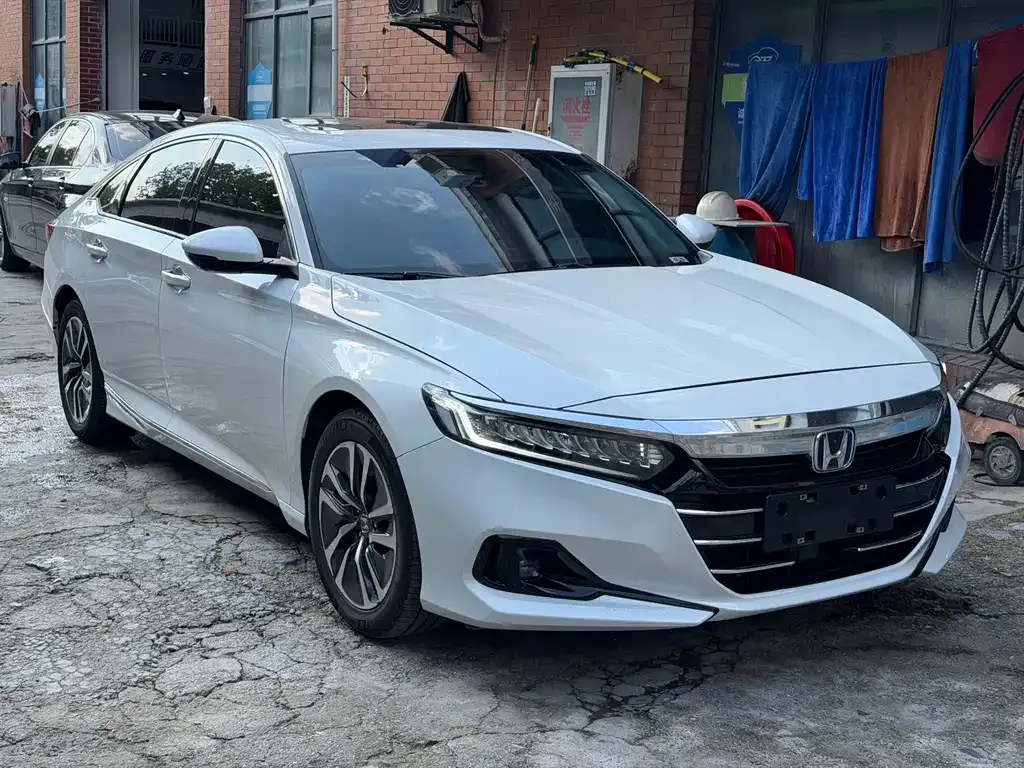 Honda Accord — фото 9