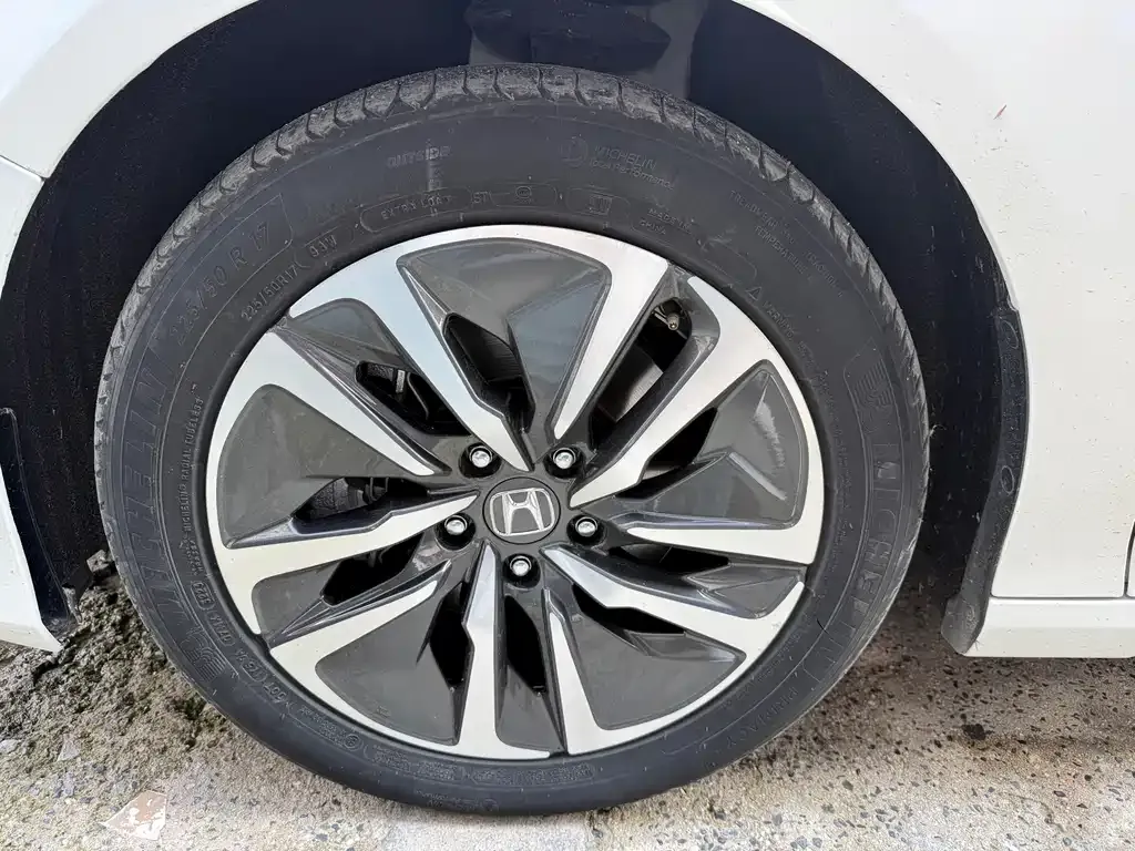Honda Accord — фото 8