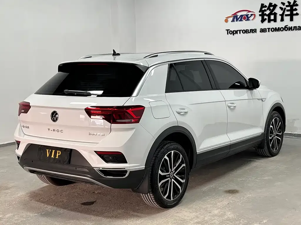Volkswagen T-Roc — фото 7
