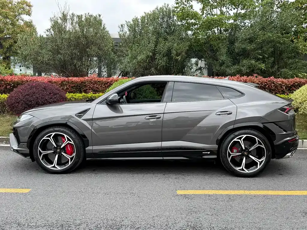 Lamborghini Urus — фото 7