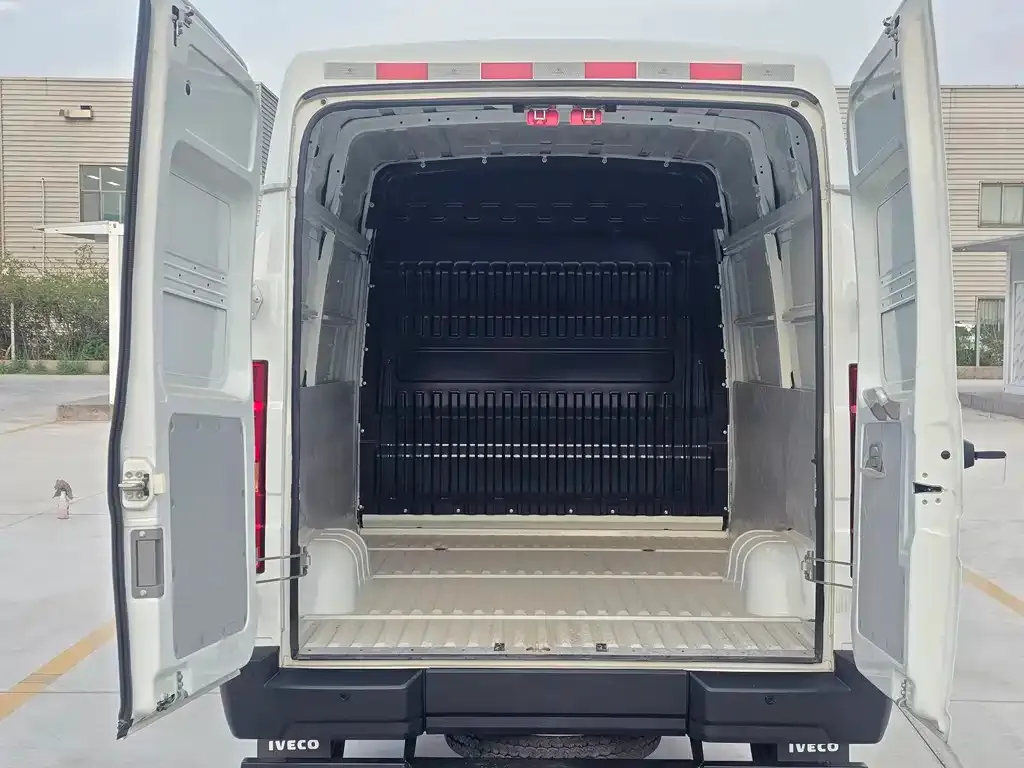 IVECO Daily 2025 из CN, фото 8