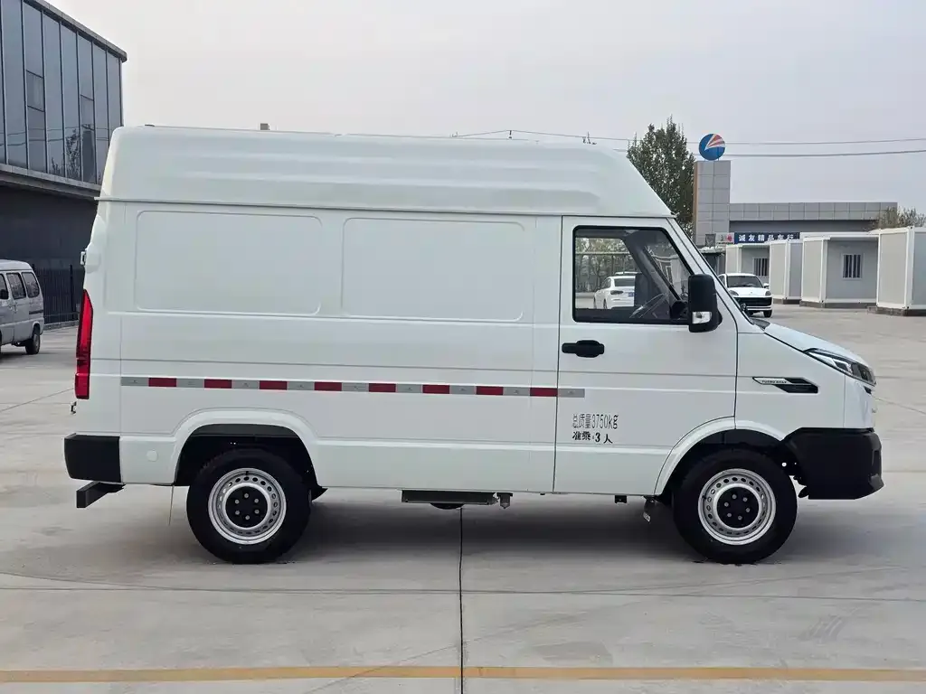 IVECO Daily 2025 из CN, фото 2