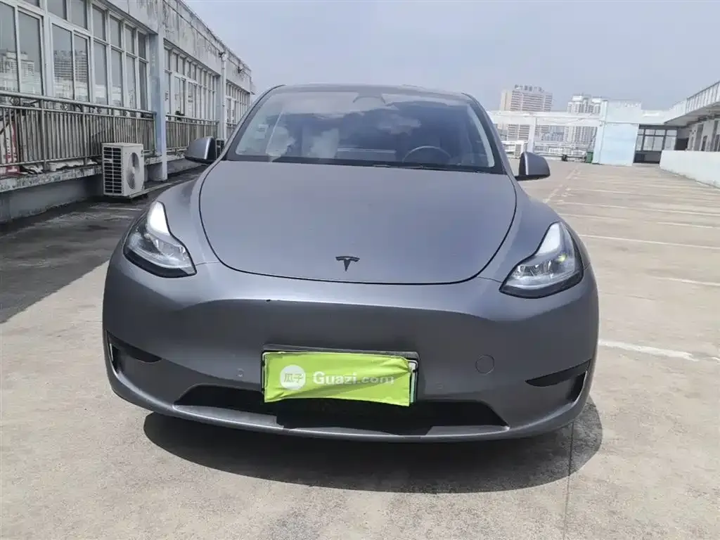 Tesla Model Y — фото 10