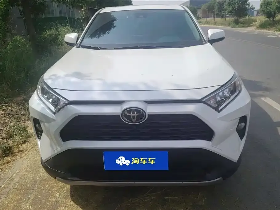 Toyota RAV4 — фото 9
