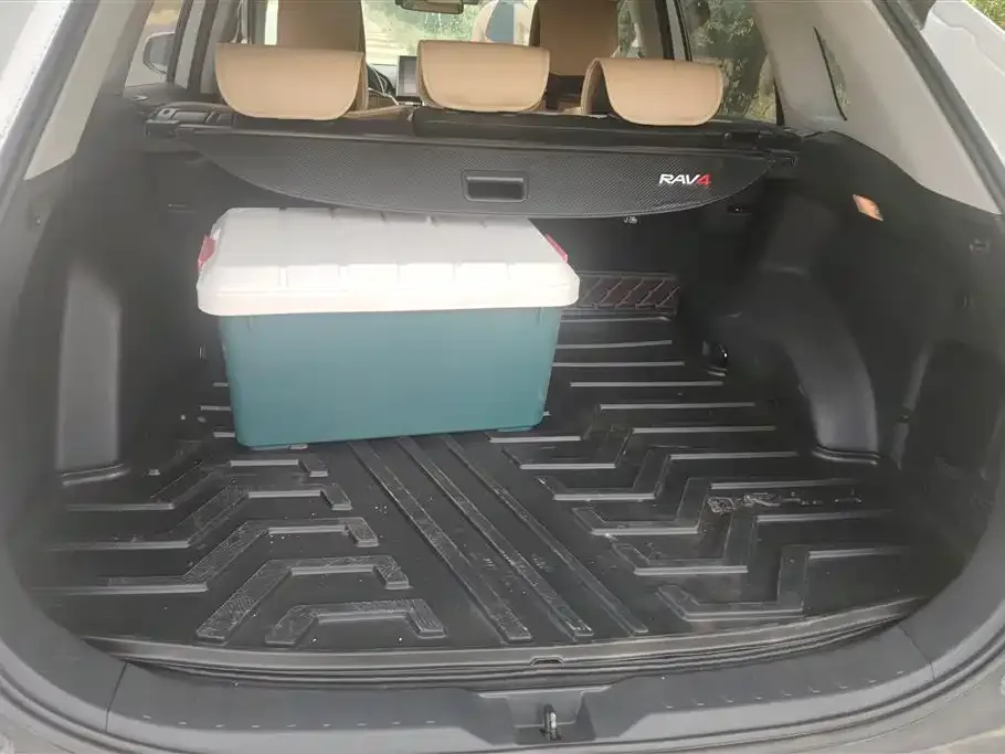 Toyota RAV4 — фото 2