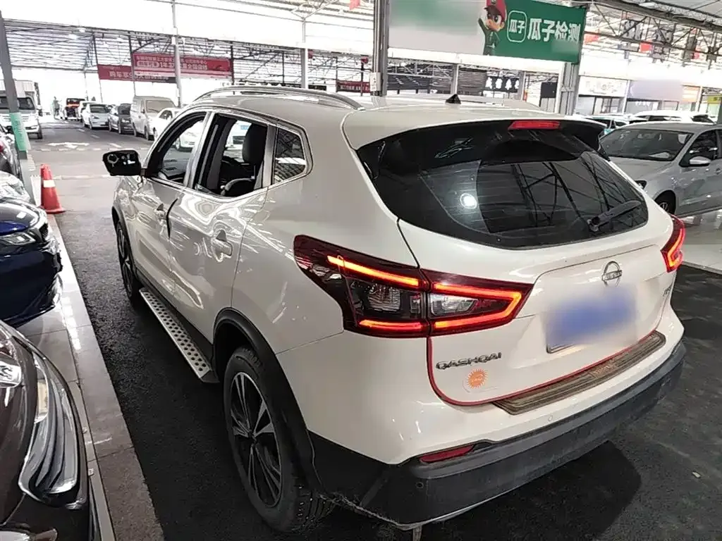 Nissan Qashqai — фото 8