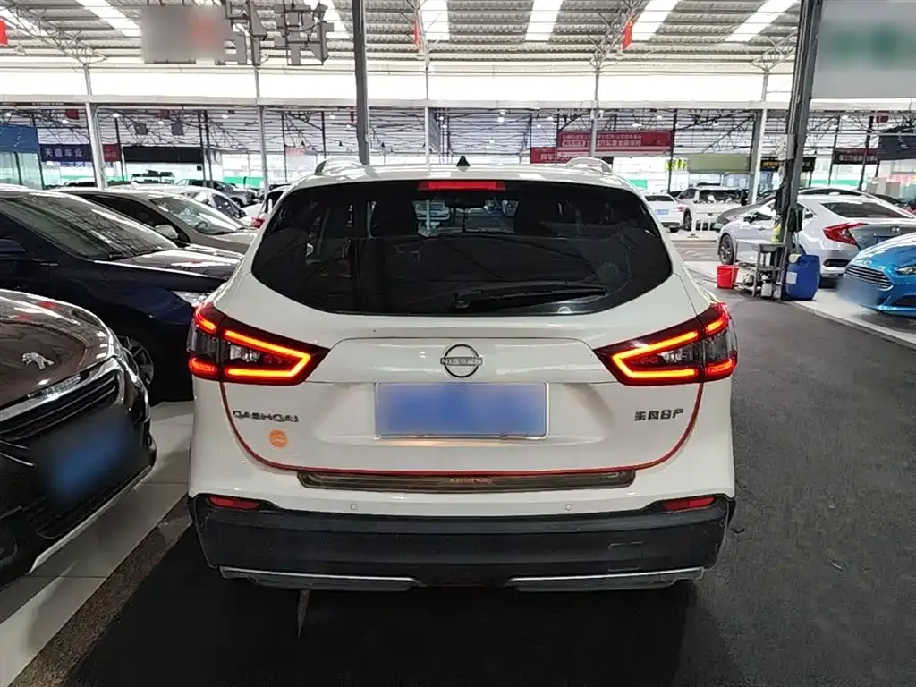 Nissan Qashqai — фото 4