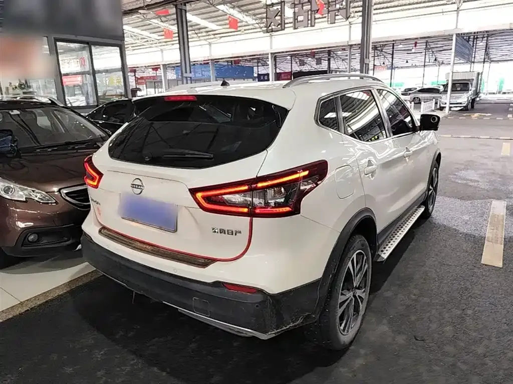 Nissan Qashqai — фото 9