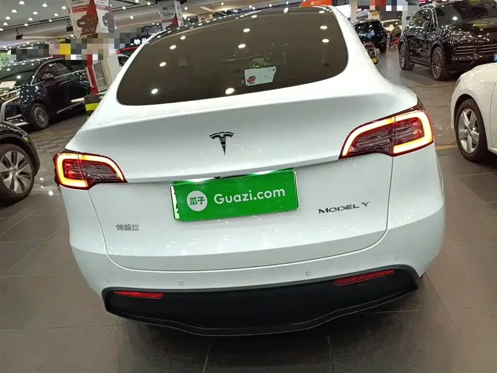 Tesla Model Y — фото 4