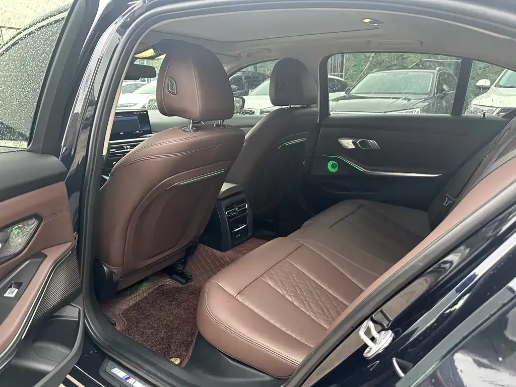 BMW 3 Series 2023 из CN, фото 7