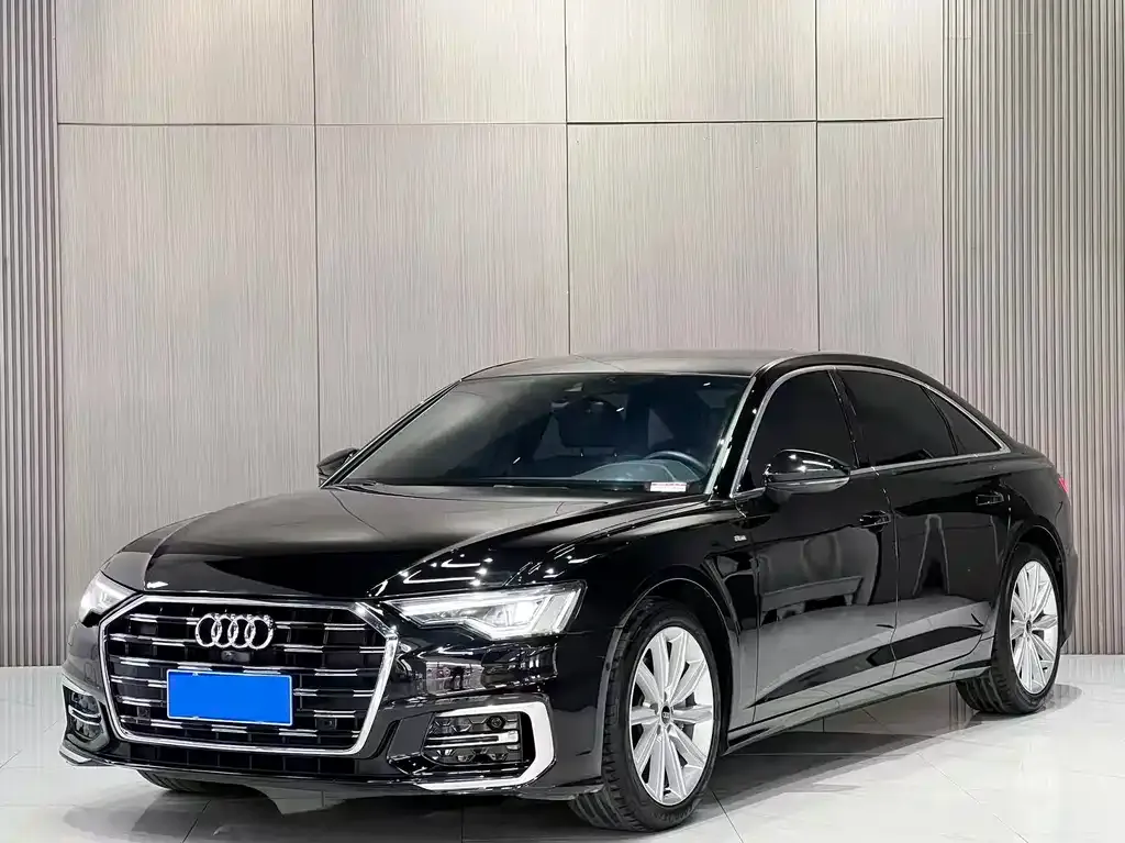 Audi A6L — фото 1