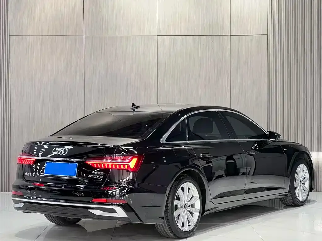 Audi A6L — фото 6