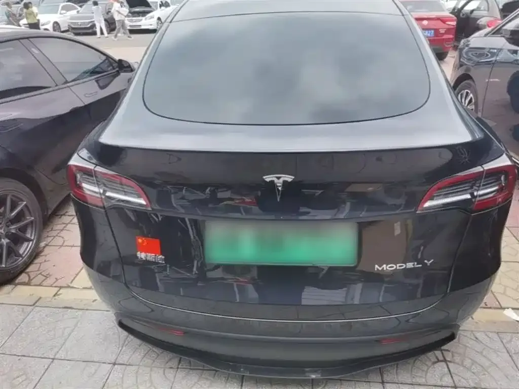 Tesla Model Y — фото 4
