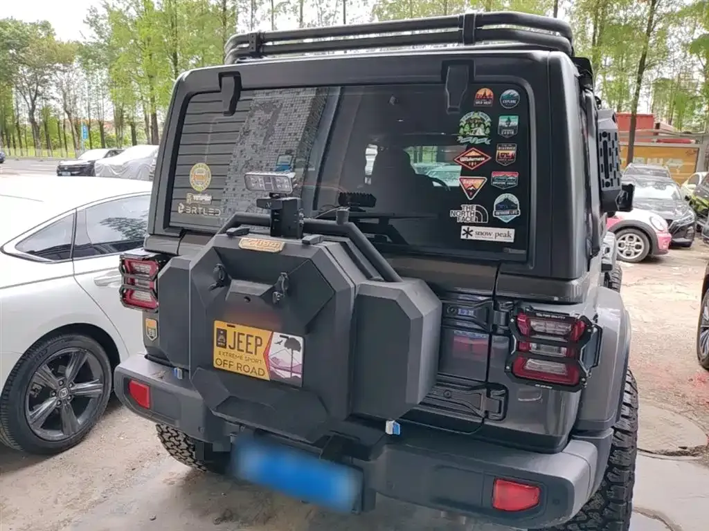 Jeep Wrangler — фото 10