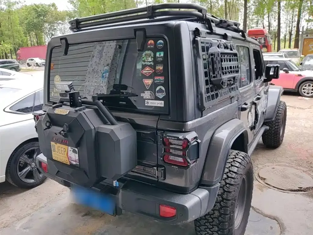 Jeep Wrangler — фото 9