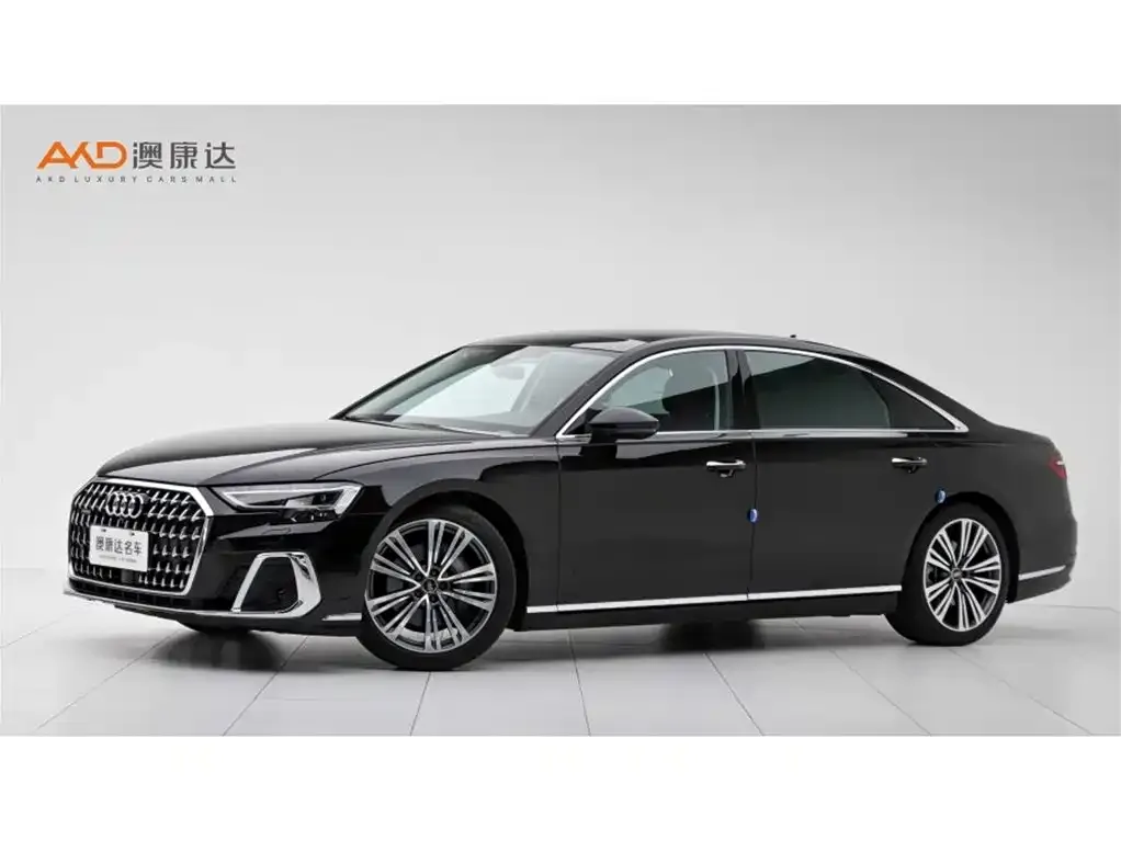 Audi A8 — фото 1
