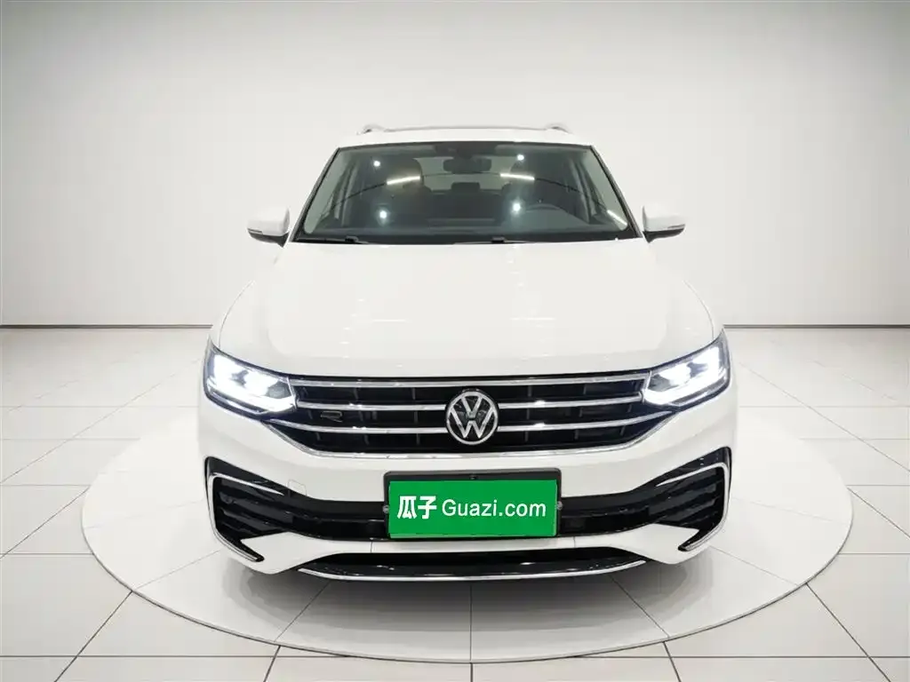 Volkswagen Tiguan L — фото 5