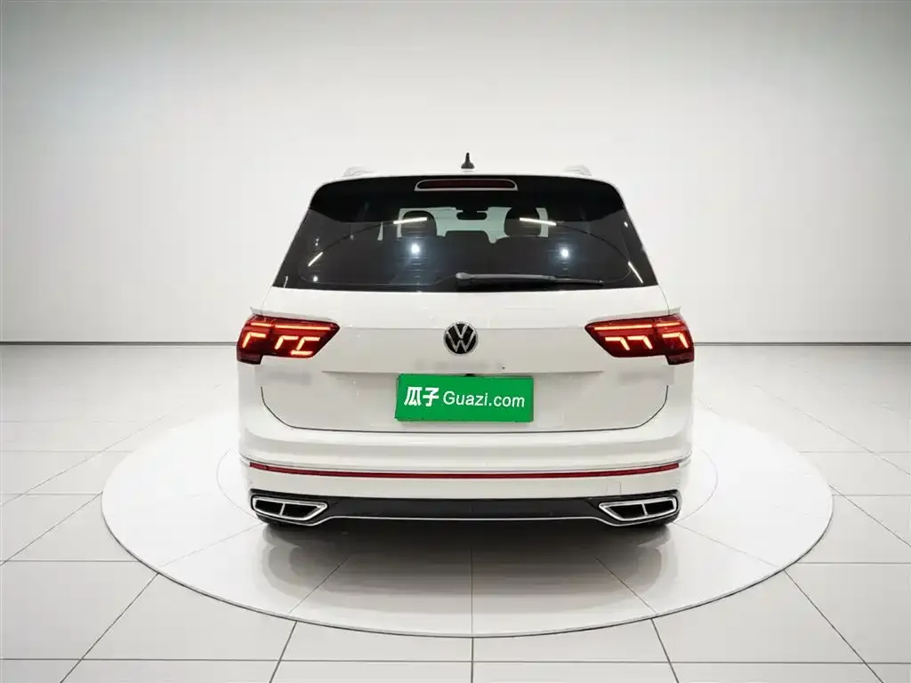 Volkswagen Tiguan L — фото 6