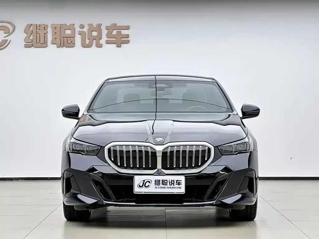 BMW 5 Series (Import) 2025 из CN, фото 3