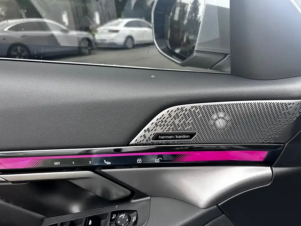 BMW 5 Series — фото 10