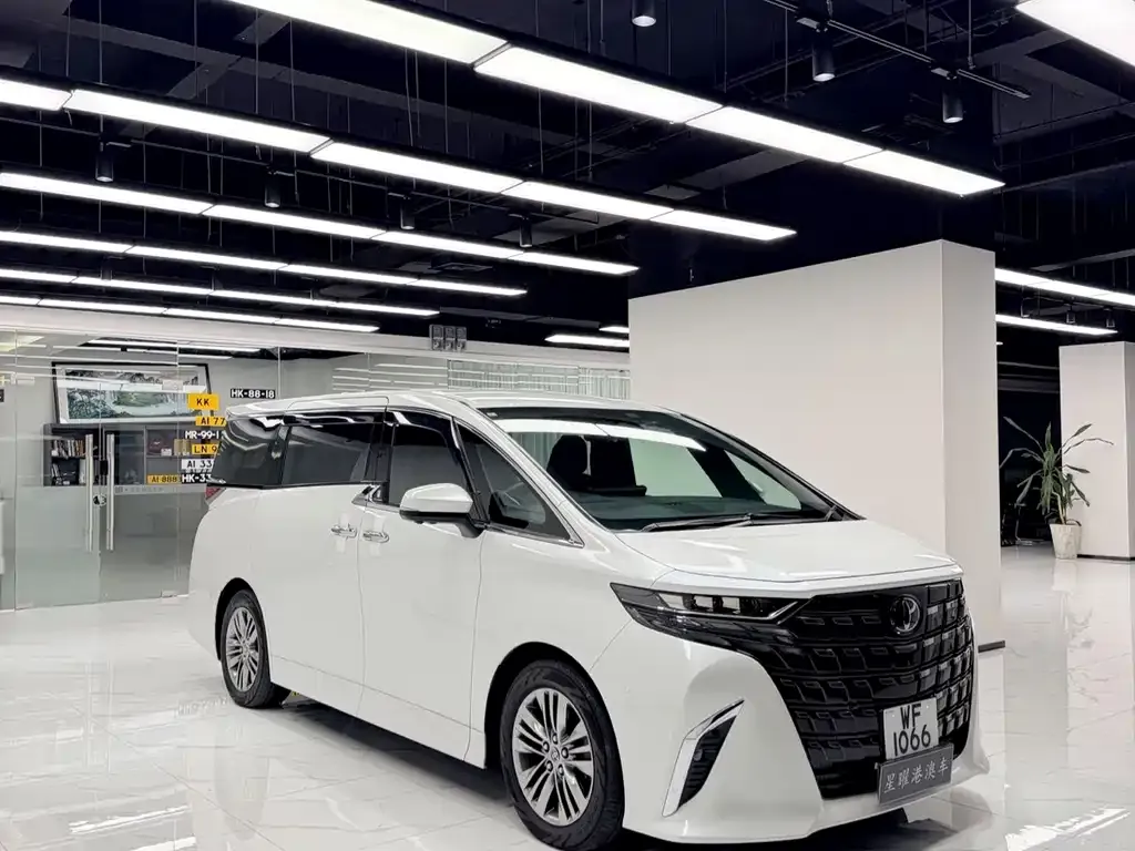 Toyota Alphard — фото 7