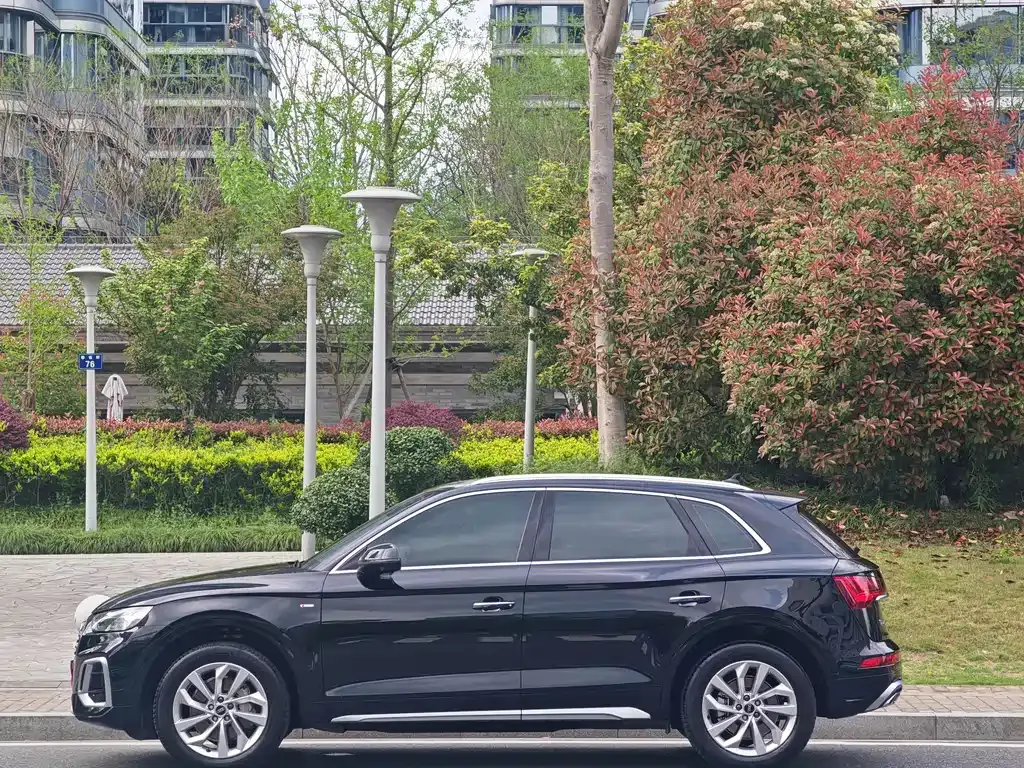 Audi Q5L — фото 2