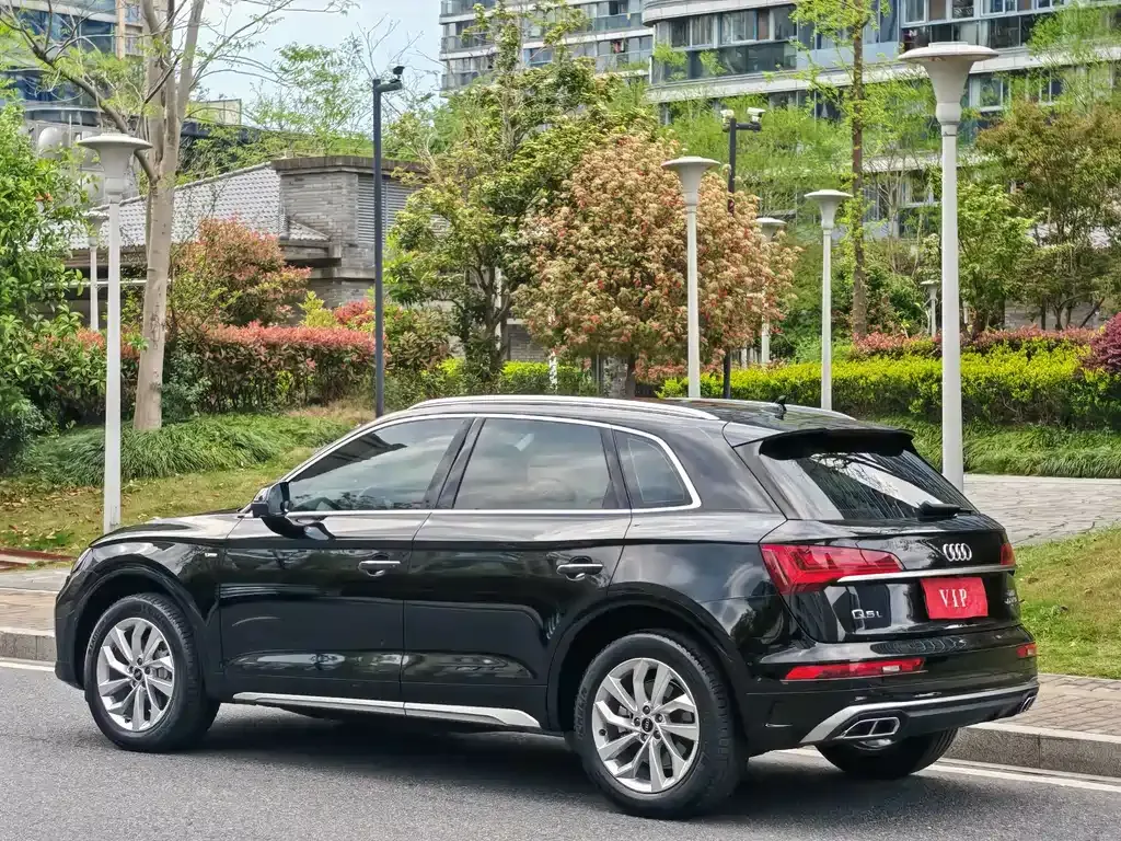 Audi Q5L — фото 3