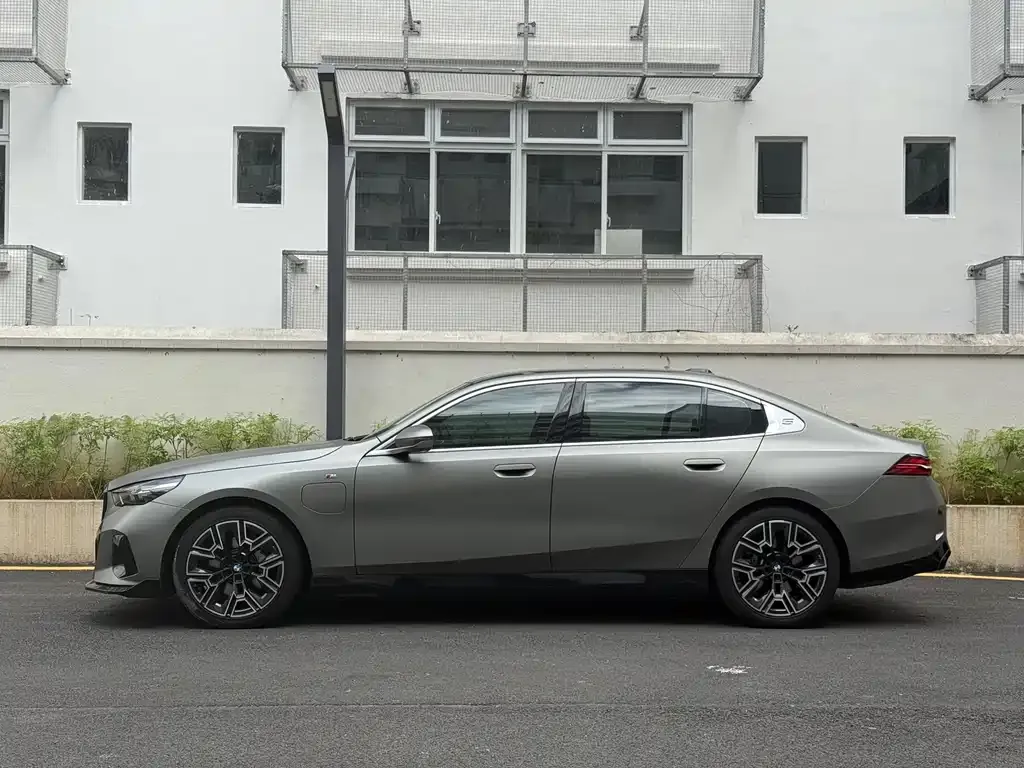 BMW i5 2024 из CN, фото 7