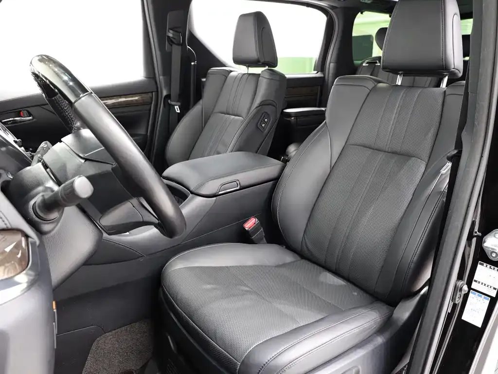 Toyota Alphard — фото 5