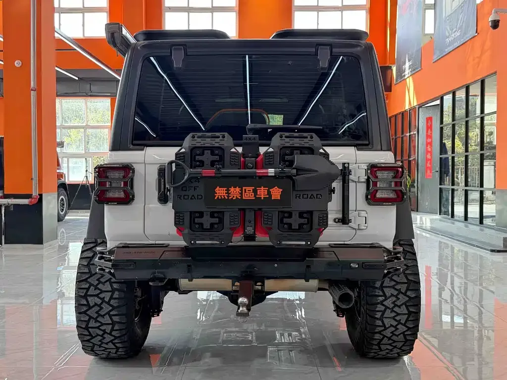Jeep Wrangler — фото 4