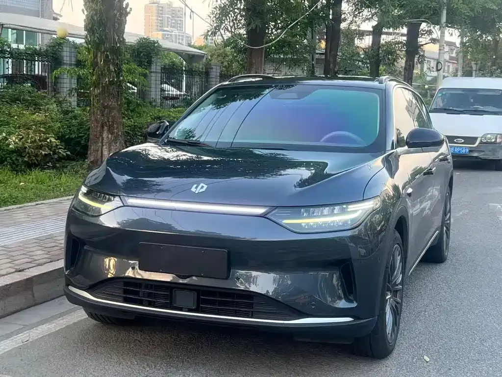 Leapmotor C11