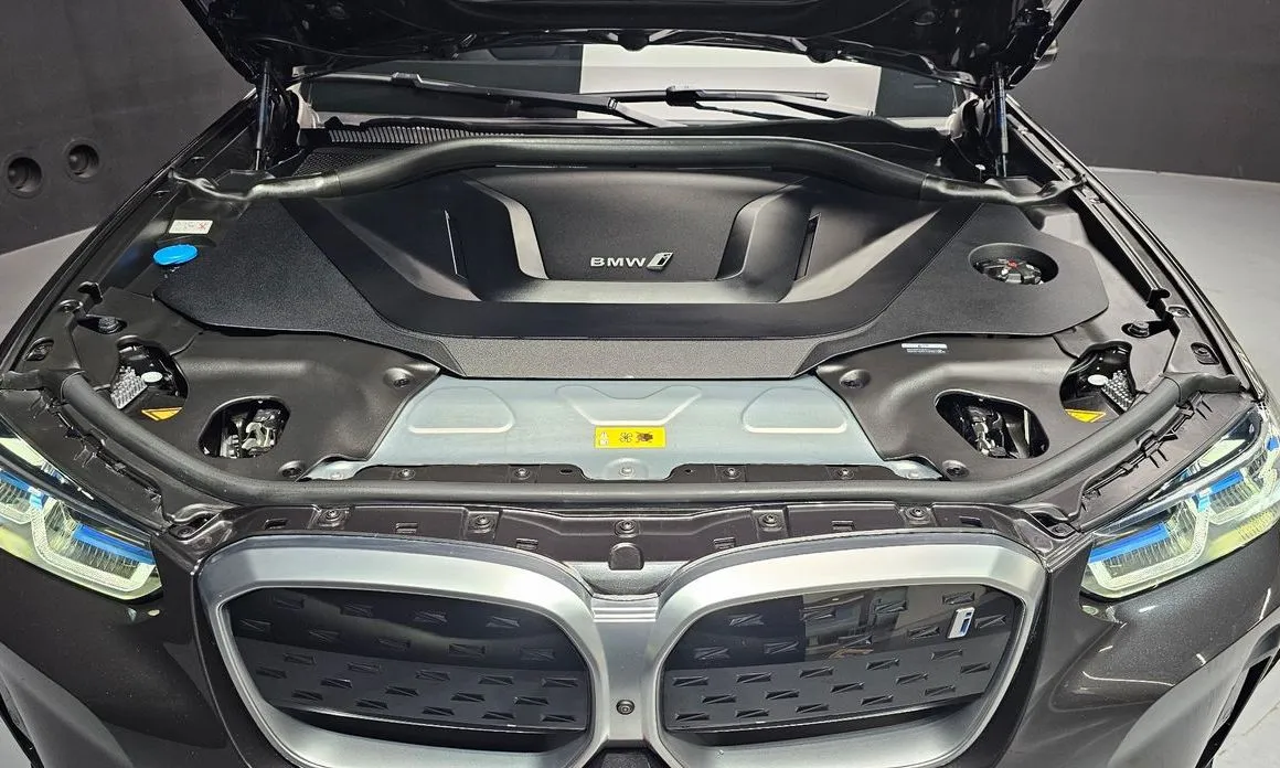 BMW iX3 2023 из KR, фото 10