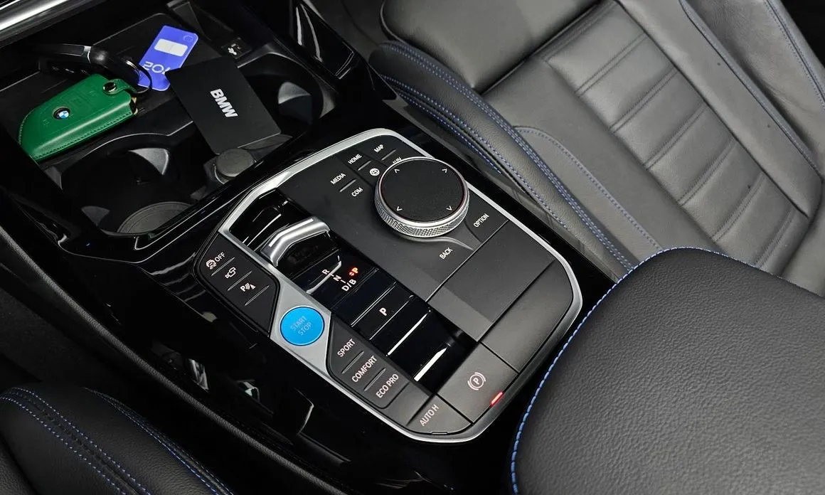 BMW iX3 2023 из KR, фото 8