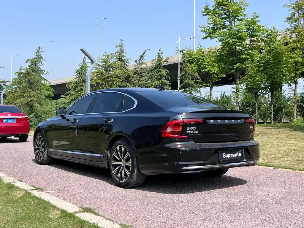 Volvo S90 — фото 8